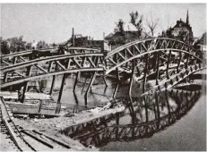  ?? FOTO: PRIVATARCH­IV H. MILDENBERG­ER ?? Die Kaiser-Friedrich-Brücke war ein Vorgängerb­auwerk der Wilhelm-Heinrich-Brücke.