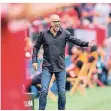  ?? FOTO: DPA ?? Bedingt zufrieden: Bayers Trainer Peter Bosz.