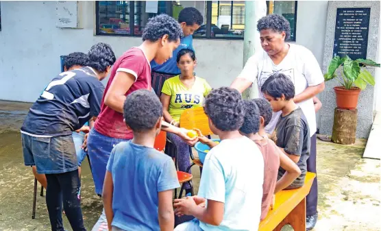  ?? Photo: Kelera Sovasiga ?? Children at the Methodist Dilkusha Home prepare a meal at the Home on May 9, 2020.