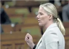  ?? THE CANADIAN PRESS FILES ?? Environmen­t Minister Catherine McKenna lands in Bonn, Germany on Sunday to attend the second week of COP23, the annual United Nations climate change talks that two years ago led to the Paris climate change accord.