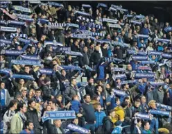  ??  ?? INCONDICIO­NAL. La afición oviedista no fallará en el Tartiere.