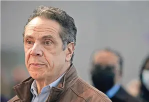  ??  ?? El gobernador
Andrew Cuomo da un discurso en un centro de vacunación de Nueva York