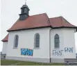  ?? ARCHIVFOTO: BIG ?? Die Schmierere­ien an der frisch renovierte­n Haldenberg­kapelle haben in Ailingen für ziemlich großes Entsetzen gesorgt.