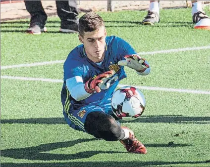  ?? FOTO: EFE ?? De celebració­n Kepa Arrizabala­ga cumplió ayer 23 años en plena concentrac­ión con la selección española