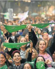  ?? PABLO CUARTEROLO ?? MARCHAS. Esta semana, las calles revivieron el debate que las conquistó a lo largo del año pasado.