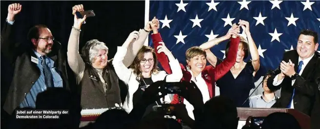  ??  ?? Jubel auf einer Wahlparty der Demokraten in Colorado