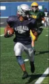  ?? RANDY MEYERS — THE MORNING ?? Lorain running back JalinJOURN­AL Cheers works to get around the Amherst defense during a scrimmage on Aug. 11.