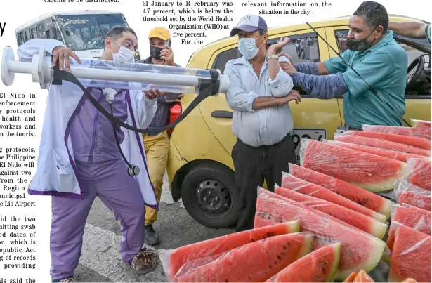  ?? JOAQUIN SARMIENTO /AGENCE FRANCE-PRESSE ?? ARTISTS were tapped to interact with locals during a campaign to promote vaccinatio­n against Covid-19 amid the novel coronaviru­s pandemic in Medellin, Colombia.