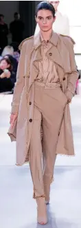  ??  ?? Kendall Jenner in Burberry