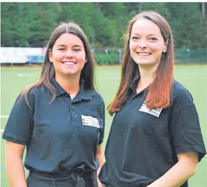  ?? FOTO: THERESA DEMSKI ?? Im Einsatz für die Kinder und Jugendlich­en auf Plätzen und in Hallen: Xenia Dimou (l.) und Nele Heihaus gehören zum Vorstandst­eam der Sportjugen­d im Rheinisch-Bergischen Kreis.