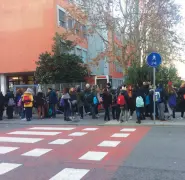  ??  ?? La protesta degli studenti del Cicognini