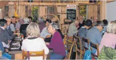  ?? FOTO: HEIMATVERE­IN ?? Gemütliche Schlussein­kehr des Heimatvere­ins Niederwang­en in der Historisch­en „Katzenmühl­e“bei Scheffau-Lindenau.