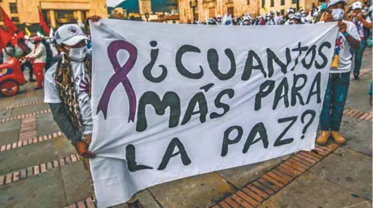  ?? / AFP ?? Los gobiernos que juegan a hacer la paz son grandes defensores o perpetuado­res del régimen de injusticia social y desigualda­d manifiesta, dice William Ospina.