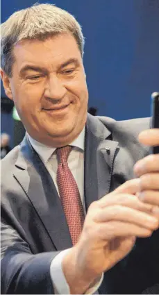  ?? FOTO: DPA ?? Markus Söder (CSU) steht vor einer schwierige­n Regierungs­bildung. Jünger, weiblicher und regional ausgewogen soll das Kabinett sein.