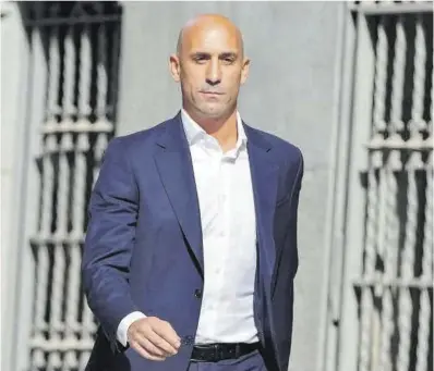  ?? Manu Fernández / AP ?? Rubiales, el pasado 15 de septiembre llegando a la Audiencia Nacional.