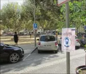  ?? (Photo Y. S.) ?? Des banderoles seront installées en début de semaine pour délimiter les zones où le port du masque a été rendu obligatoir­e par arrêté préfectora­l.