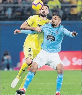  ?? F: EFE ?? Mario Gaspar pugna con Sofiane Boufal durante el partido pasado sábado ante el Celta