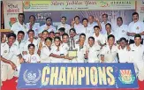  ?? HT PHOTO ?? The victorious Goregaon Centre team with the trophy.