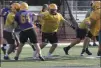  ?? JEN FORBUS — FOR THE MORNING JOURNAL ?? Avon’s offensive line during Day 1 of practice Aug. 1.