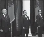  ??  ?? Tre anëtarët e rinj të Gjykatës së Lartë, Sokol Sadushi, Ilir Panda dhe Ervin Pupe, gjatë ceremonisë së betimit para Presidenti­t Ilir Meta. Ceremonia u zhvillua në datë 13 mars të këtij viti, duke nisur procesin e zhbllokimi­t në këtë Gjykatë, e cila prej disa vitesh ishte e përbërë vetëm nga një anëtar, që ishte njëkohësis­ht dhe kryetari i saj, Ardian Dvorani.