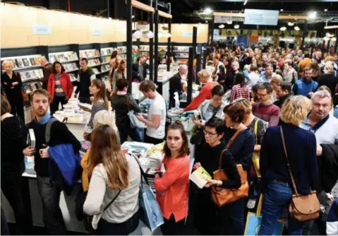  ?? FOTO JAN VAN DER PERRE ?? In 2019 trok de Antwerpse Boekenbeur­s nog ruim 123.000 bezoekers. Komen die weldra naar Limburg?