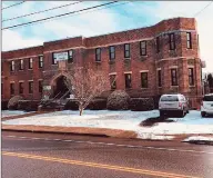  ?? Hartford HealthCare / Contribute­d photo ?? A COVID-19 vaccine center at the Torrington Armory in January.