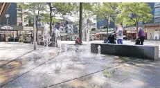  ?? RP-ARCHIVFOTO: DJ ?? Anders als auf unserem Archivbild ist der Brunnen am Hochdahler Markt zurzeit ausgestell­t – leider.