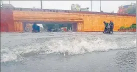  ?? DEEPAK GUPTA/HT ?? Water logging at Ambedkar park, Gomti Nagar, Lucknow.