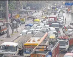  ?? SAKIB ALI/HT PHOTO ?? Heavy traffic jam at Lal Kuan in Ghaziabad due to the rain.