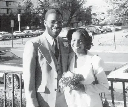  ?? HANDOUT ?? Tanika Davis’ parents on their October wedding day in 1980.