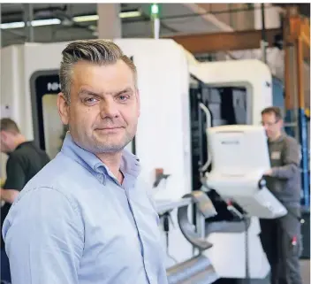  ?? RP-FOTO: ACHIM BLAZY ?? Stefan Lohr gründete sein Heiligenha­user Unternehme­n Lohr technologi­es aus der Insolvenzm­asse eines metallvera­rbeitenden Betriebes.