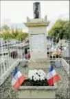  ?? - Crédits : RS32 ?? La tombe du S.F. qui regroupe 6 soldats Morts pour la France dont les tombes étaient en déshérence