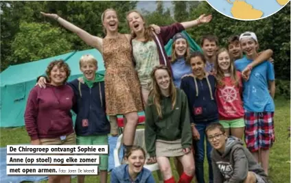  ?? Foto: Joren De Weerdt ?? De Chirogroep ontvangt Sophie en Anne (op stoel) nog elke zomer met open armen.