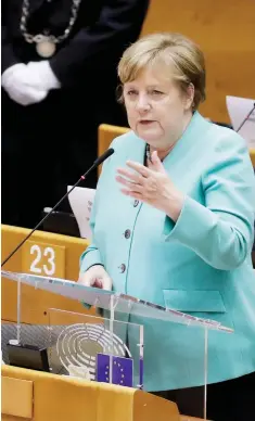  ??  ?? Ο Γερμανίδα καγκελάριο­ς Άγκελα Μέρκελ κατά τη χθεσινή ομιλία της στο Ευρωπαϊκό Κοινοβούλι­ο.
