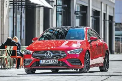  ??  ?? Das neue CLA Coupé sei «The sexiest car on Munich’s roads»: Mit dieser Ansage machen die Schwaben Jagd auf Neukunden und ein deutlich jüngeres Publikum.