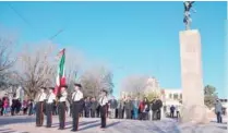 ?? ?? ▮ La ceremonia ser realizó en la plaza principal de Sabinas, donde autoridade­s municipale­s encabezaro­n la ceremonia.