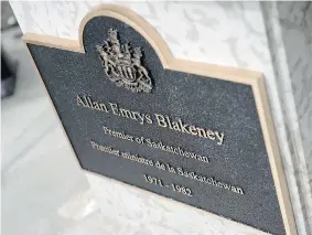  ?? TROY FLEECE/Leader-Post ?? A memorial to honour the late Allan Blakeney was unveiled in Regina on Thursday.