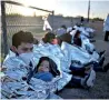  ??  ?? La cifra de miembros de familias de indocument­ados que atravesaro­n la frontera sur de EU pasó de 7 mil en enero a cerca de 19 mil en febrero.