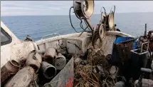  ??  ?? Les déchets récoltés par le pêcheur. Photo O.F.B.