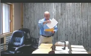  ?? The Sentinel-Record/Cassidy Kendall ?? SCREEN SHOT: Hill & Cox President Brian Hill opens and announces bids for the Majestic Park project during a Zoom meeting on Tuesday.