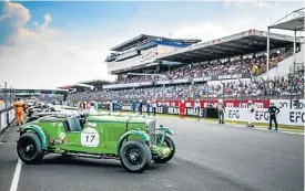  ??  ?? The winning 1931 Talbot 105 at the start, with drivers keeping to tradition by running across the track and jumping into their cars. Top right: The Howmet gas turbine experiment­al car was an unusual sight and sound. Right: Shaun Lynn makes his debut in...