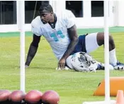  ?? TAIMY ALVAREZ/STAFF PHOTOGRAPH­ER ?? DeVante Parker has missed the last three games but returns for Sunday night’s game against Oakland.