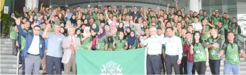  ??  ?? DBKU Datuk Bandar Datuk Abang Abdul Wahap Julai (third left) seeing the contingent off yesterday.