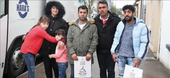  ??  ?? ( LtoR) Syrians Ahlam, Jenan, Jude, Ibrhim Khali Hamo, Ahmed Bosi and Kamal visiting Sligo last weekend from the Ballaghade­rreen Refugee Centre.