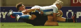  ??  ?? Game changer: Faf de Klerk scores the final try for Sale