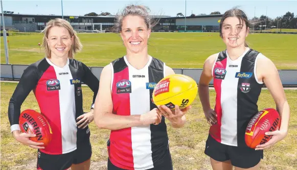  ?? Picture: MICHAEL KLEIN ?? WELCOME ABOARD: St Kilda AFLW players Kate McVarthy, Emma Mackie and Georgia Patrikios at Moorabbin yesterday.