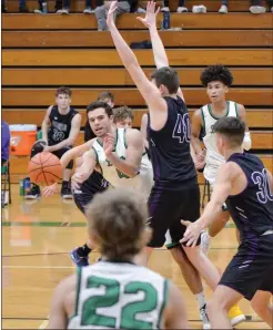  ?? PILOT PHOTO/BEV HARAMIA ?? Connor Hundt makes the pass during Bremen’s game Tuesday night.