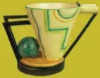  ??  ?? Vaso in terracotta smaltata dipinta del 1933