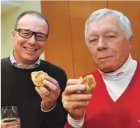  ?? Foto Tomi Lombar ?? Jure Franko in Tone Vogrinec sta obujala spomine na slovenski mejnik iz olimpijske­ga Sarajeva.