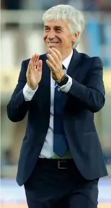  ?? (Ansa) ?? Alchimista Gian Piero Gasperini è alla quarta stagione con l’atalanta, che sta portando a livelli mai raggiunti prima i gol segnati nelle prime 9 giornate dall’atalanta, record nell'era dei 3 punti a vittoria